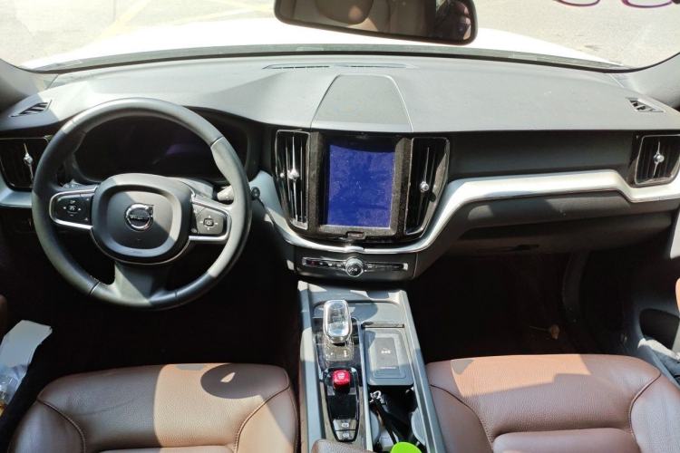 Used Volvo XC60 2022 B5 4x4 Zhiyi Luxury Edition Center Console
