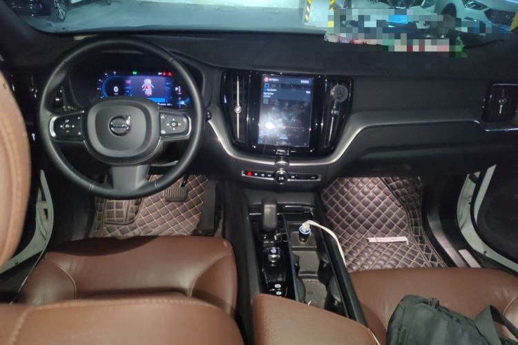Used Volvo XC60 2022 B5 4x4 Zhiyi Luxury Edition Center Console
