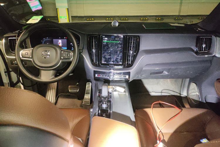 Used Volvo XC60 2022 B5 4x4 Zhiyi Luxury Edition Center Console