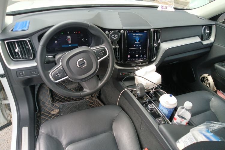 Used Volvo XC60 2022 B5 4x4 Zhiyi Luxury Edition Center Console