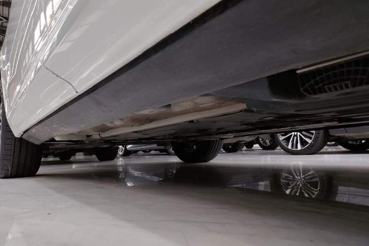Used Volvo XC60 2022 B5 4x4 Smart & Advanced Sport Edition Chassis Rear Left