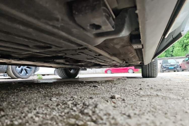 Used Volvo XC60 2022 B5 4x4 Zhiyi Luxury Edition Chassis Rear Right