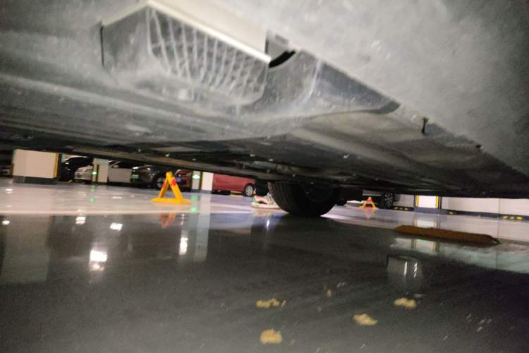 Used Volvo XC60 2022 B5 4x4 Zhiyi Luxury Edition Chassis Rear Right