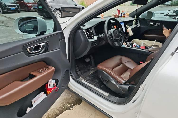 Used Volvo XC60 2022 B5 4x4 Zhiyi Luxury Edition Driver Seat