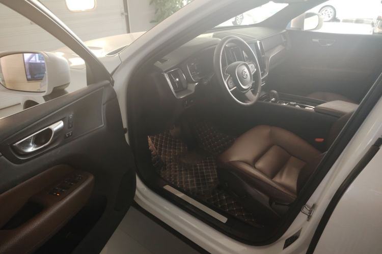 Used Volvo XC60 2022 B5 4x4 Zhiyi Luxury Edition Driver Seat
