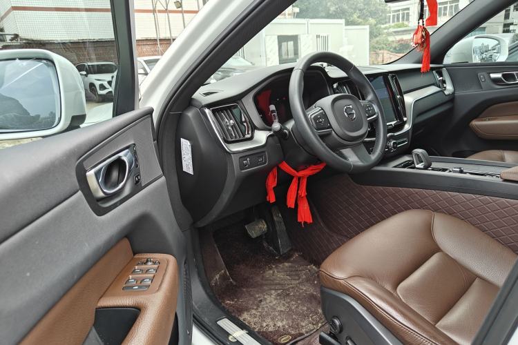 Used Volvo XC60 2022 B5 4x4 Zhiyi Luxury Edition Driver Seat