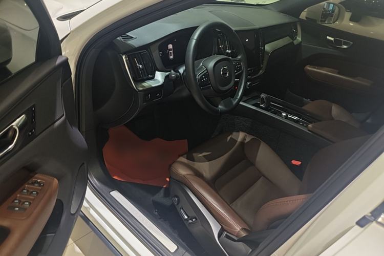 Used Volvo XC60 2022 B5 4x4 Zhiyi Luxury Edition Driver Seat