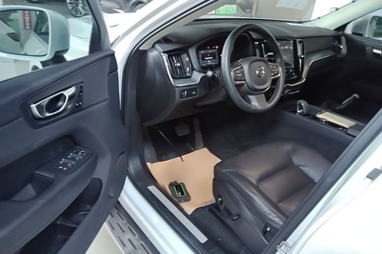 Used Volvo XC60 2022 B5 4x4 Zhiyi Luxury Edition Driver Seat