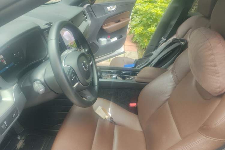 Used Volvo XC60 2022 B5 4x4 Zhiyi Luxury Edition Driver Seat