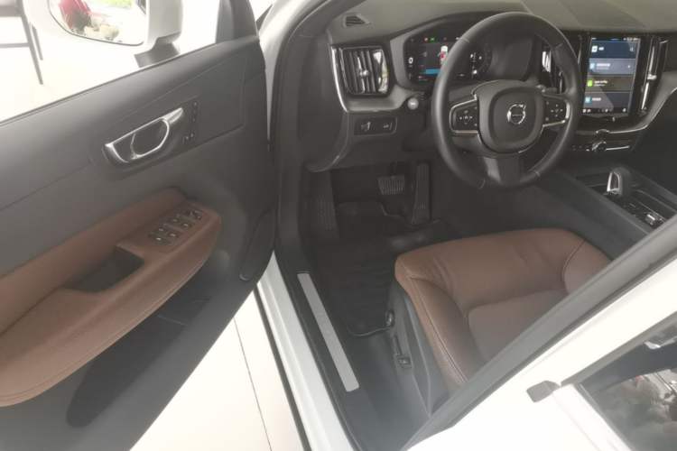 Used Volvo XC60 2022 B5 4x4 Zhiyi Luxury Edition Driver Seat