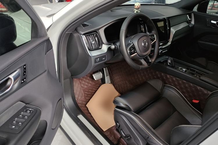 Used Volvo XC60 2022 B5 4x4 Smart & Advanced Sport Edition Driver Seat