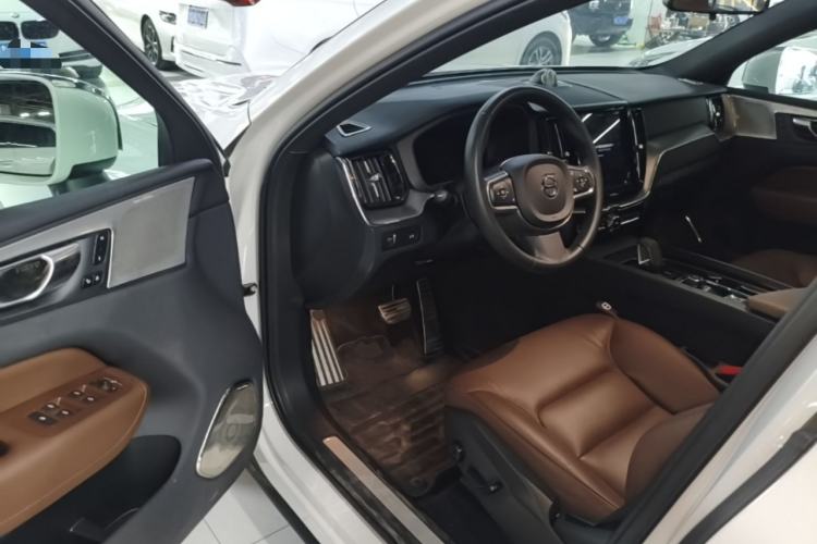 Used Volvo XC60 2022 B5 4x4 Zhiyi Luxury Edition Driver Seat