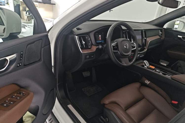 Used Volvo XC60 2022 B5 4x4 Zhiya Luxury Edition Driver Seat