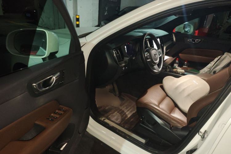 Used Volvo XC60 2022 B5 4x4 Zhiyi Luxury Edition Driver Seat