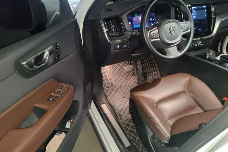 Used Volvo XC60 2022 B5 4x4 Zhiyi Luxury Edition Driver Seat