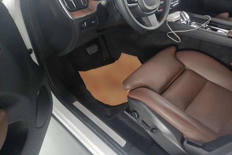 Used Volvo XC60 2022 B5 4x4 Smart Luxury Edition Driver Seat