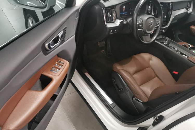Used Volvo XC60 2022 B5 4x4 Zhiyi Luxury Edition Driver Seat