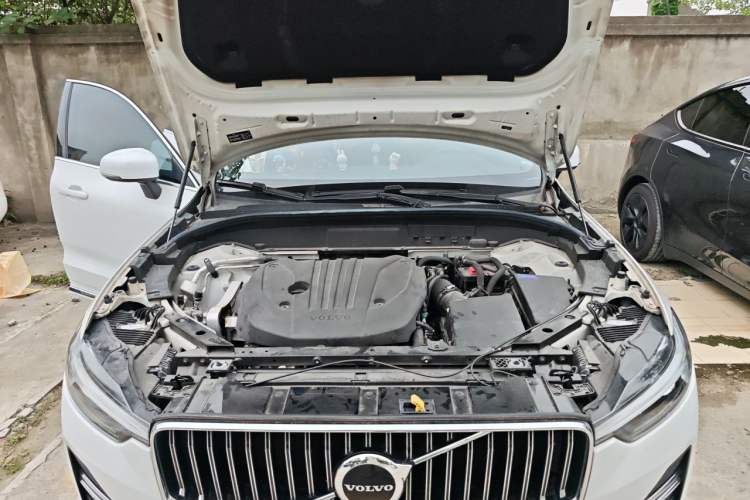 Used Volvo XC60 2022 B5 4x4 Zhiyi Luxury Edition Engine Bay