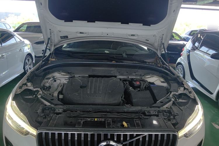 Used Volvo XC60 2022 B5 4x4 Zhiyi Luxury Edition Engine Bay