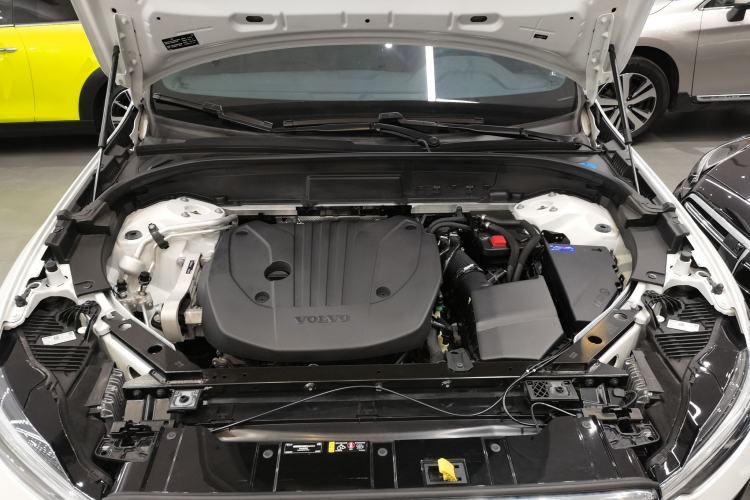 Used Volvo XC60 2022 B5 4x4 Zhiyi Luxury Edition Engine Bay