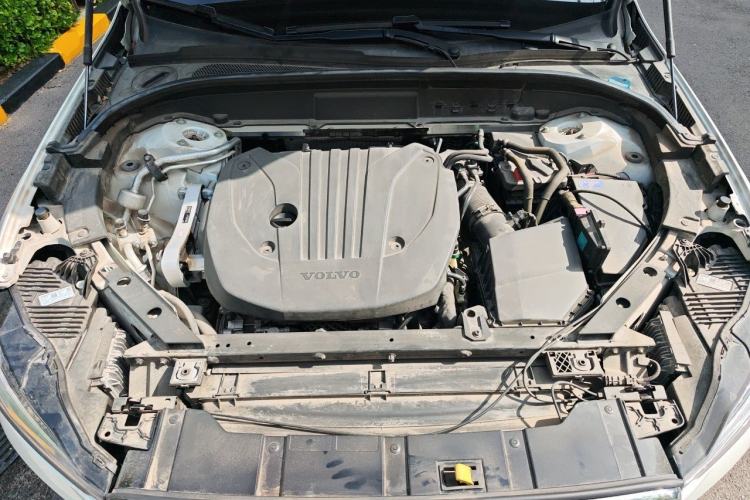 Used Volvo XC60 2022 B5 4x4 Smart Luxury Edition Engine Bay