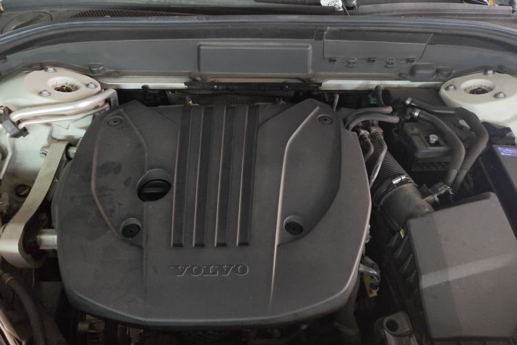 Used Volvo XC60 2022 B5 4x4 Smart Luxury Edition Engine Bay