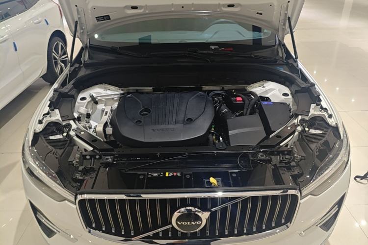 Used Volvo XC60 2022 B5 4x4 Zhiyi Luxury Edition Engine Bay