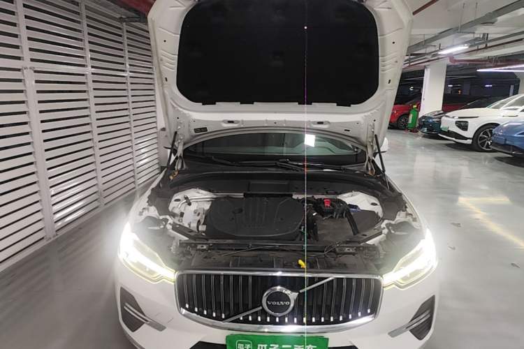 Used Volvo XC60 2022 B5 4x4 Zhiyi Luxury Edition Engine Bay