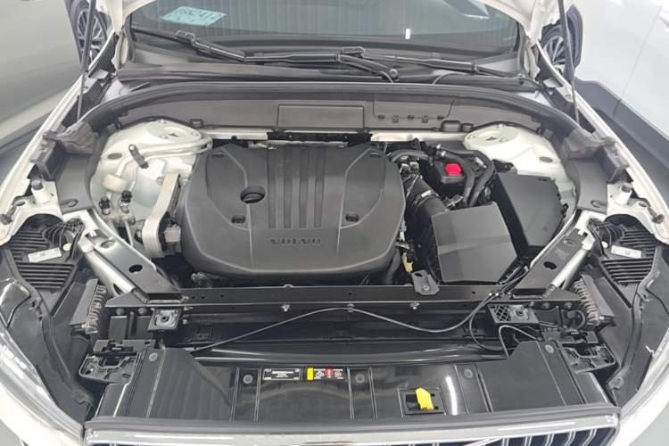 Used Volvo XC60 2022 B5 4x4 Smart Luxury Edition Engine Bay