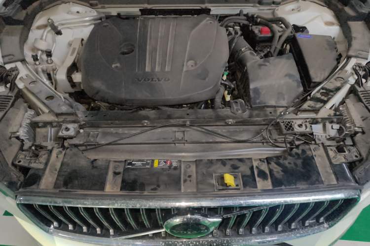 Used Volvo XC60 2022 B5 4x4 Smart Luxury Edition Engine Bay