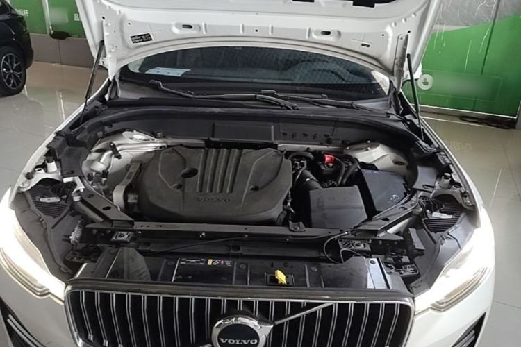 Used Volvo XC60 2022 B5 4x4 Zhiyi Luxury Edition Engine Bay