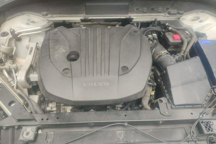 Used Volvo XC60 2022 B5 4x4 Zhiyi Luxury Edition Engine Bay