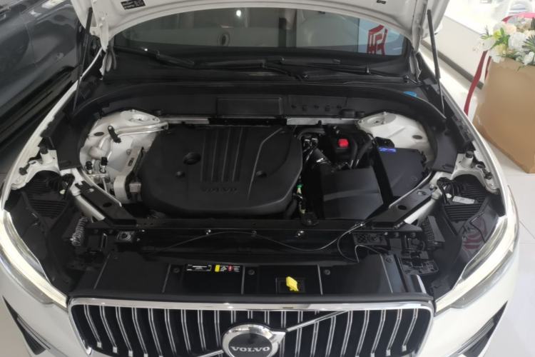 Used Volvo XC60 2022 B5 4x4 Zhiyi Luxury Edition Engine Bay