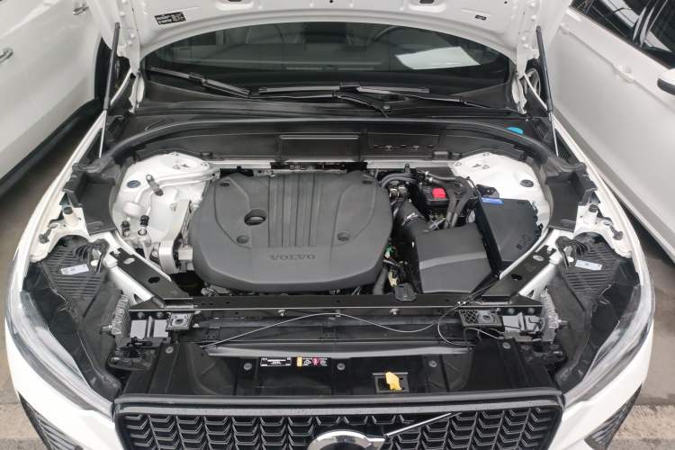 Used Volvo XC60 2022 B5 4x4 Smart & Advanced Sport Edition Engine Bay