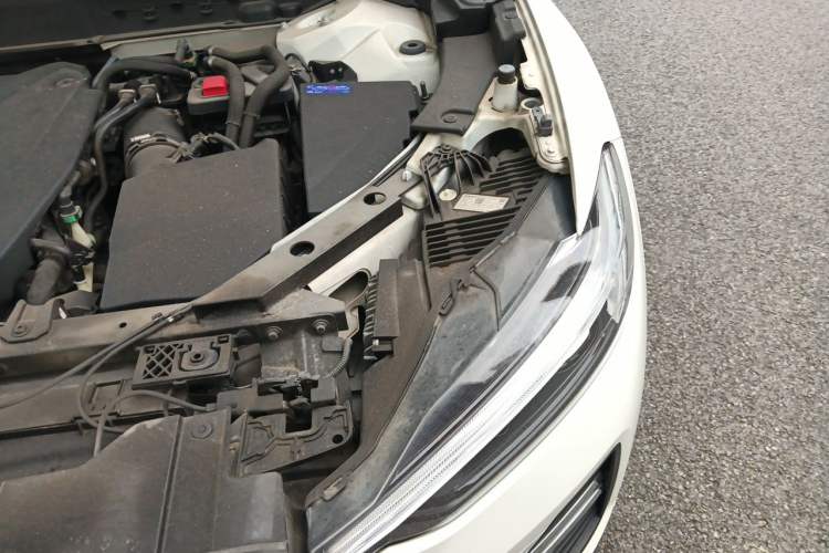 Used Volvo XC60 2022 B5 4x4 Smart Luxury Edition Engine Bay Left