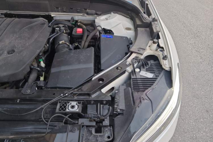 Used Volvo XC60 2022 B5 4x4 Zhiyi Luxury Edition Engine Bay Left