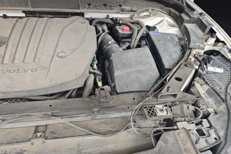 Used Volvo XC60 2022 B5 4x4 Smart Luxury Edition Engine Bay Left