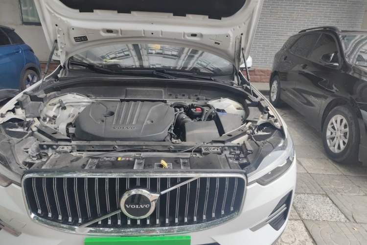 Used Volvo XC60 2022 B5 4x4 Smart Luxury Edition Engine Bay Left