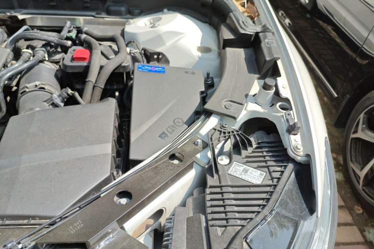 Used Volvo XC60 2022 B5 4x4 Zhiyi Luxury Edition Engine Bay Left