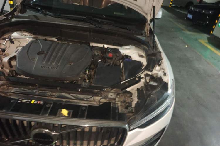 Used Volvo XC60 2022 B5 4x4 Zhiyi Luxury Edition Engine Bay Left