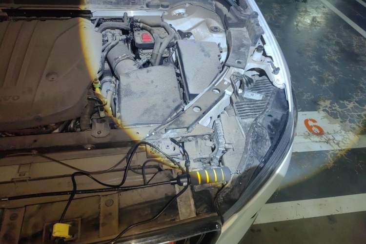 Used Volvo XC60 2022 B5 4x4 Smart Luxury Edition Engine Bay Left
