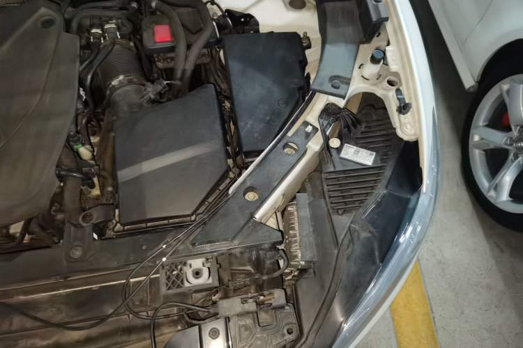 Used Volvo XC60 2022 B5 4x4 Smart Luxury Edition Engine Bay Left