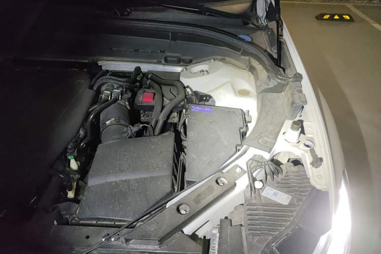 Used Volvo XC60 2022 B5 4x4 Zhiyi Luxury Edition Engine Bay Left