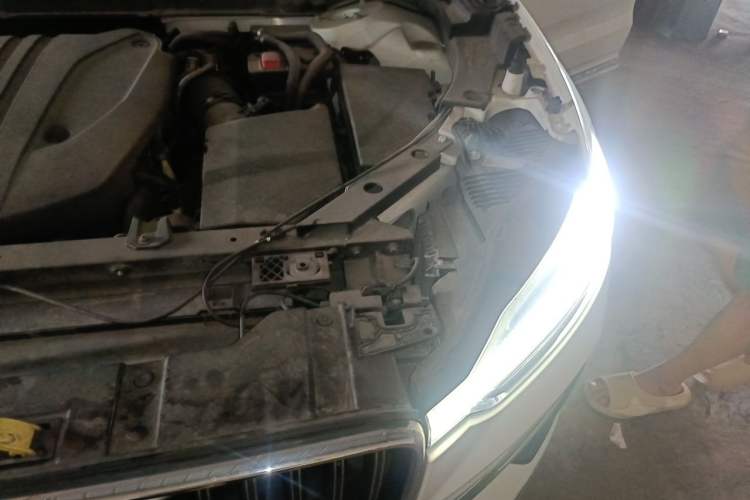 Used Volvo XC60 2022 B5 4x4 Smart Luxury Edition Engine Bay Left
