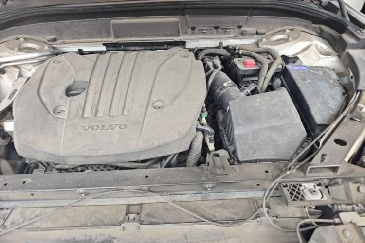 Used Volvo XC60 2022 B5 4x4 Smart Luxury Edition Engine Bay