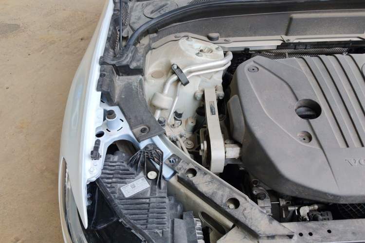 Used Volvo XC60 2022 B5 4x4 Zhiyi Luxury Edition Engine Bay Right