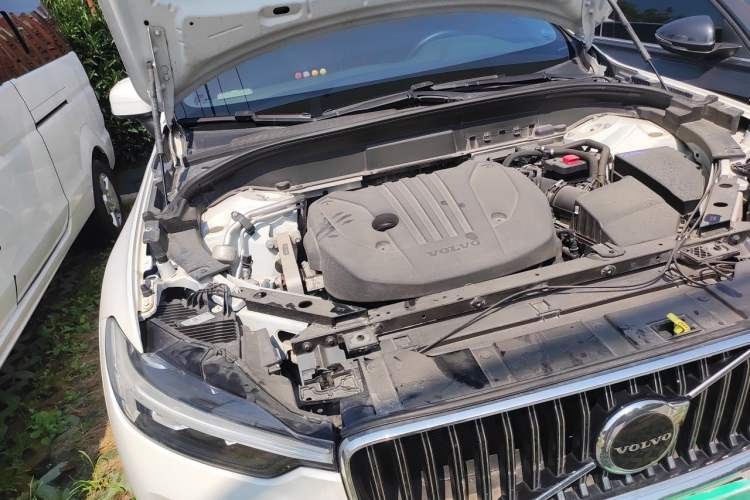 Used Volvo XC60 2022 B5 4x4 Zhiyi Luxury Edition Engine Bay Right