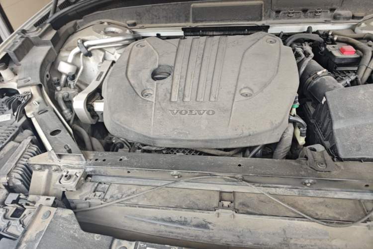 Used Volvo XC60 2022 B5 4x4 Smart Luxury Edition Engine Bay Right