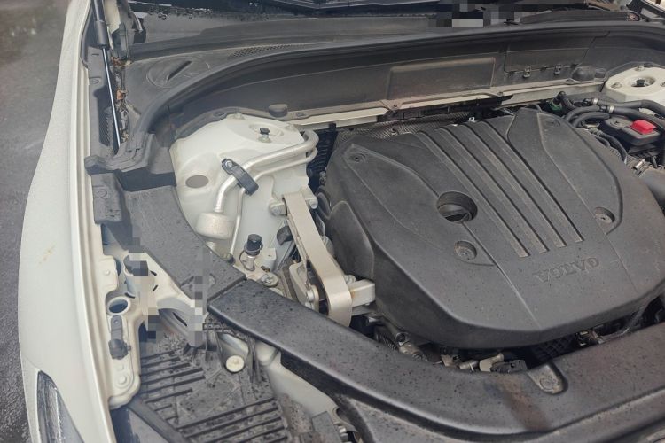 Used Volvo XC60 2022 B5 4x4 Smart Luxury Edition Engine Bay Right