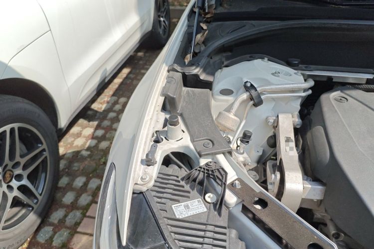Used Volvo XC60 2022 B5 4x4 Zhiyi Luxury Edition Engine Bay Right